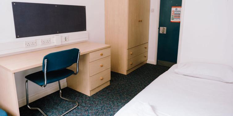 ESL Languages UCL residence St Giles London Highgate