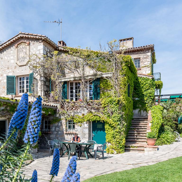 ESL Languages Summer Premium Antibes hero