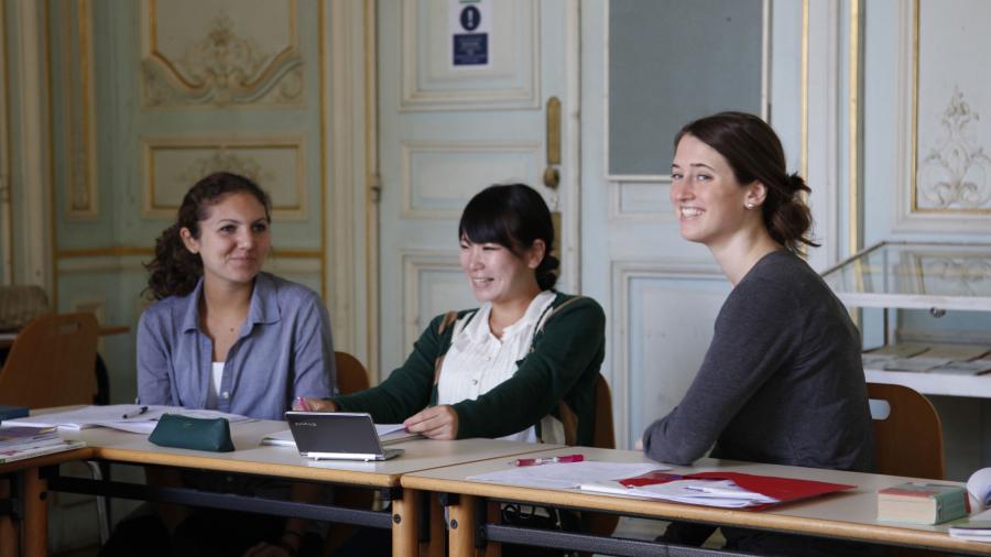 Institut De Touraine School Gallery 700 3