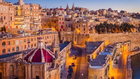 ESL Valletta language stay hero